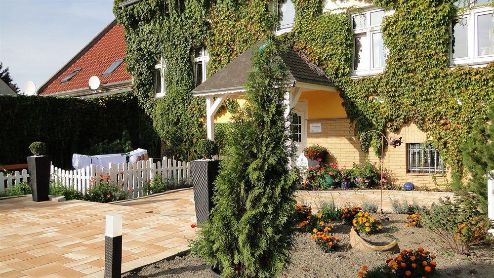 Hotel Dallgow Dallgow-Doeberitz Exterior photo